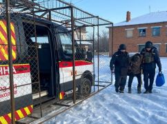 Спасатели на бронированных авто вывезли людей из опасных районов Купянщины