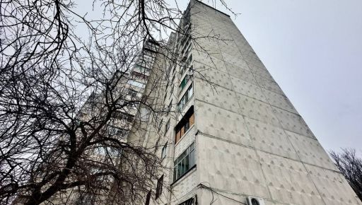 Нові ліфти і капремонт: як у Харкові відбудовують багатоповерхівку після обстрілів