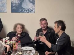 Харьковский писатель Жадан посетил день рождения 96-летней Лины Костенко