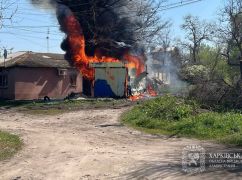 В Харькове после вражеского удара горит киоск: кадры с места