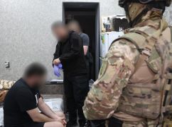 На Харківщині двоє рецидивістів вдерлися до будинку та пограбували молодика