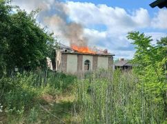 Російські дрони вдарили по селу на Харківщині: спалахнула пожежа, знищено будинки