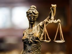 У Харкові чоловік побив племінницю металевим стільцем