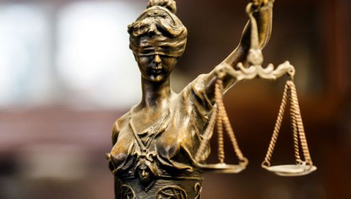 У Харкові чоловік побив племінницю металевим стільцем