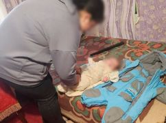 Болезненные и неухоженные: Полиция изъяла троих детей у харьковчанки, злоупотребляющей алкоголем