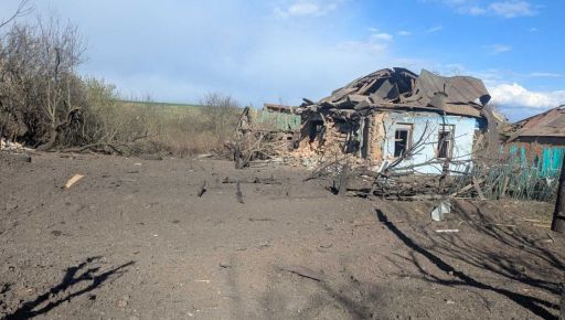 Росіяни скинули авіабомби на селу на Харківщині: кадри з місця