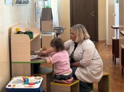 Стало известно, в каком состоянии находится девочка, чей брат погиб после падения из окна