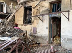 Двоє у важкому стані: Синєгубов розповів про постраждалих від удару по будинку в Харкові