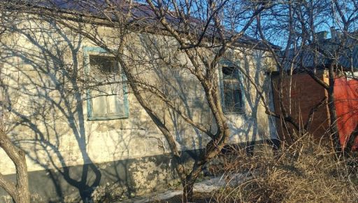 В Харьковской области враг разбил дронами дома и авто: кадры с места