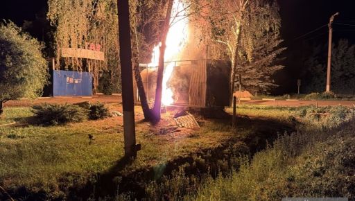 Под Харьковом россияне попали по АЗС, произошел пожар