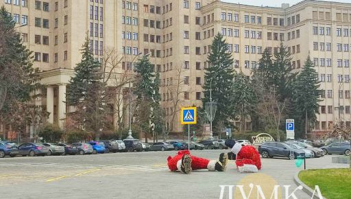 Праздники закончились: В Харькове разбирают новогодне-рождественские локации