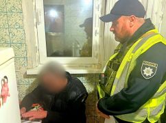 На Харківщині співмешканець жінки знущався над нею та її донькою: що йому "світить"