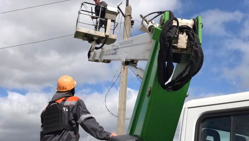 У деокупованій громаді Харківщини відновлюють пошкоджені обстрілами електромережі