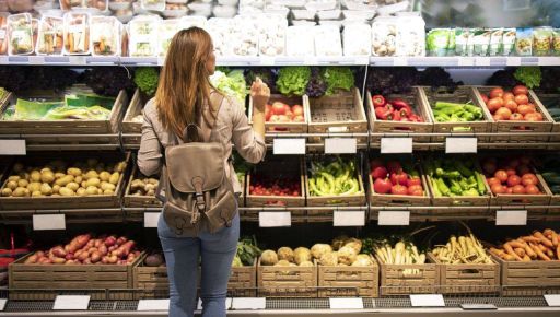 Ціни на овочі поповзли вниз: Що ще подешевшало в Харкові