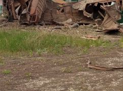 Окупанти прямим влучанням знищили магазин на Харківщині: Кадри з місця