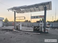 Россияне второй раз за двое суток атаковали АЗС на Харьковщине: кадры последствий