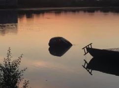 На Харківщині в річці потонула автівка: Водій загинув
