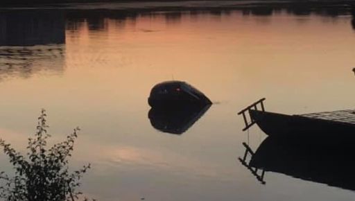 На Харківщині в річці потонула автівка: Водій загинув