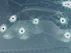 На Харківщині під час погоні чоловік кинув вибухівку та стріляв у поліцейських
