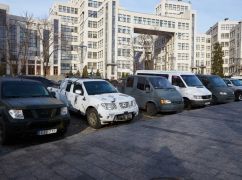 Харківським рятувальникам та військовим передали 10 автівок