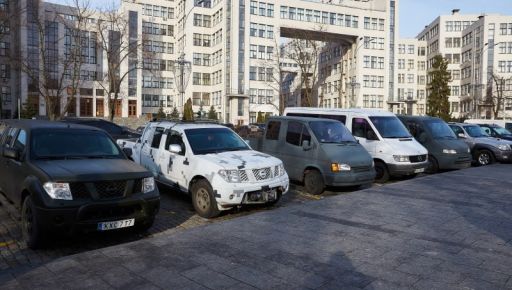 Харьковским спасателям и военным передали 10 автомобилей