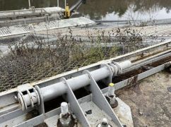 Екологічна перемога: Унікальний уловлювач сміття ефективно чистить харківську річку