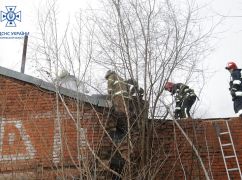 Тело женщины доставали из-под завалов: Спасатели рассказали о трагедии в Волчанске Харьковской области