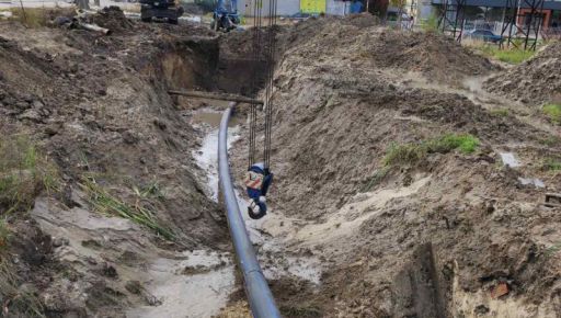 Воды не было несколько дней: В поселке под Харьковом заменили аварийный трубопровод