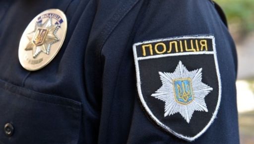 Під Харкова схопили знервованого молодика з повною кишенею "закладок"