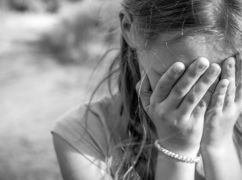 Зґвалтував та погрожував вбити: У Харкові засудили горе-вітчима