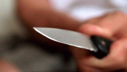 В Харьковской области пьяный покупатель супермаркета бросался с ножом на подростков