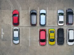 В Харькове мужчина обустроил стоянку на чужой земле – полиция