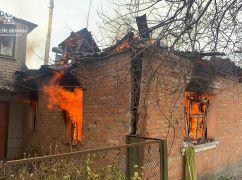 В Харьковской области спасатели три часа тушили пожар после обстрела