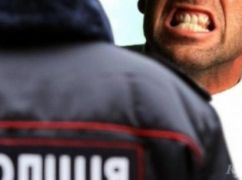 У Харкові розшукують чоловіка, який напав на поліцейського