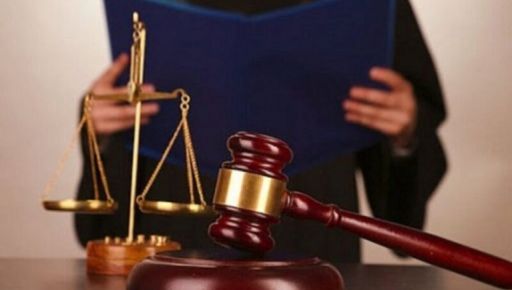 Бил и ставил на колени перед собакой: на Харьковщине юношу осудили за пытки мужчины