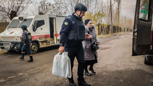 Харьковские бойцы ГСЧС показали, как спасают гражданских из-под российских обстрелов