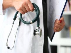 В Харьковской области будут судить врача, которая выдавала фиктивные справки уклонистам
