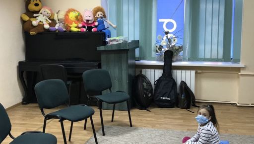 Британский музыкант Осборн проведет занятия с детьми в харьковской больнице