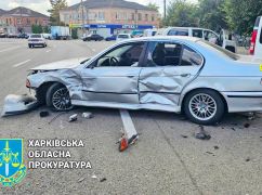 На Харківщині п'яний водій BMW збив перехожого та протаранив чотири автівки