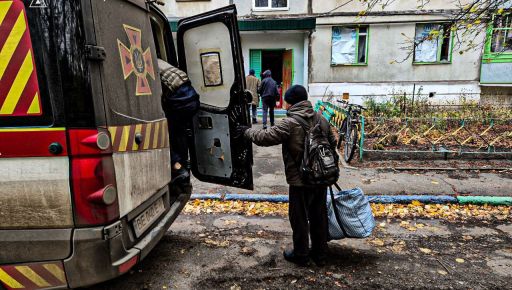 Спасатели показали, как продолжают эвакуацию гражданского населения на Харьковщине