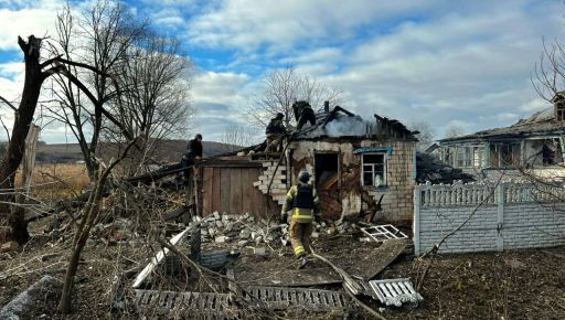 Після авіаудару на Куп'янщині сталася пожежа: Кадри ліквідації наслідків