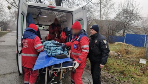 На Харьковщине полицейские спасли пожилую женщину от "холодной" смерти