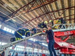На Харківщині працівник підприємства потрапив "у пастку": Визволяли рятувальники