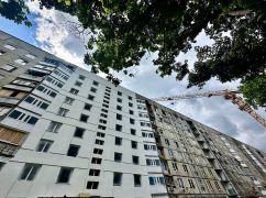 У Харкові відновлюють будинок на Бучми, який зруйнувала рф на початку вторгнення