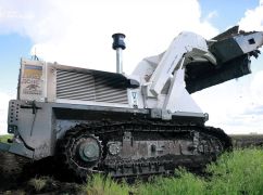 В Балаклейской громаде разминируют сельхозугодия с помощью швейцарской техники