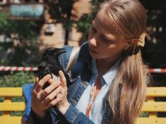 У Харкові на місці "прильоту” врятували сороку
