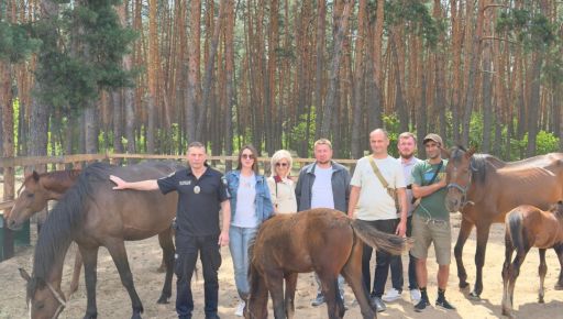 У Харківській області поранених поліцейських реабілітують під час спілкування з тваринами