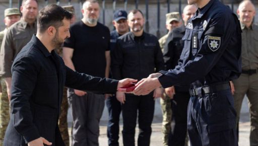 45 дней на передовой: Зеленский наградил за мужество полицейского из Харьковщины