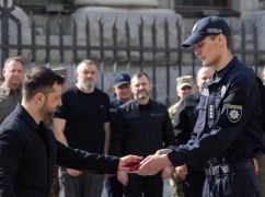 45 днів на передовій: Зеленський нагородив за мужність поліцейського з Харківщини