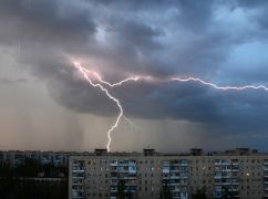 Гроза и шквал в Харьковской области: синоптики предупредили местных жителей